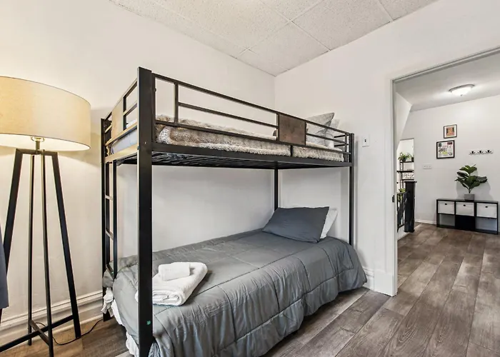 Modern Family Friendly 3 Bedroom Great Location * Pittsburgh