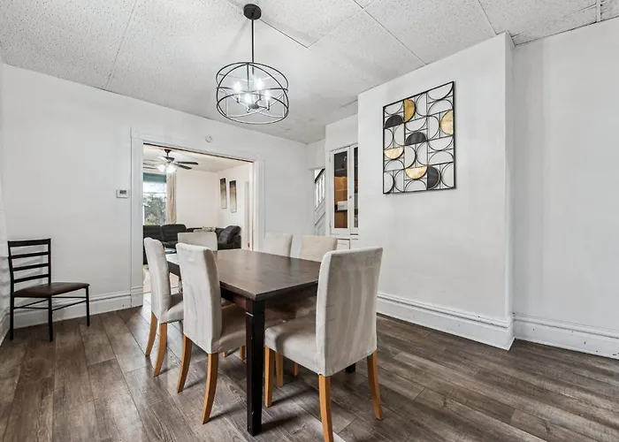 Modern Family Friendly 3 Bedroom Great Location Holiday home Pittsburgh